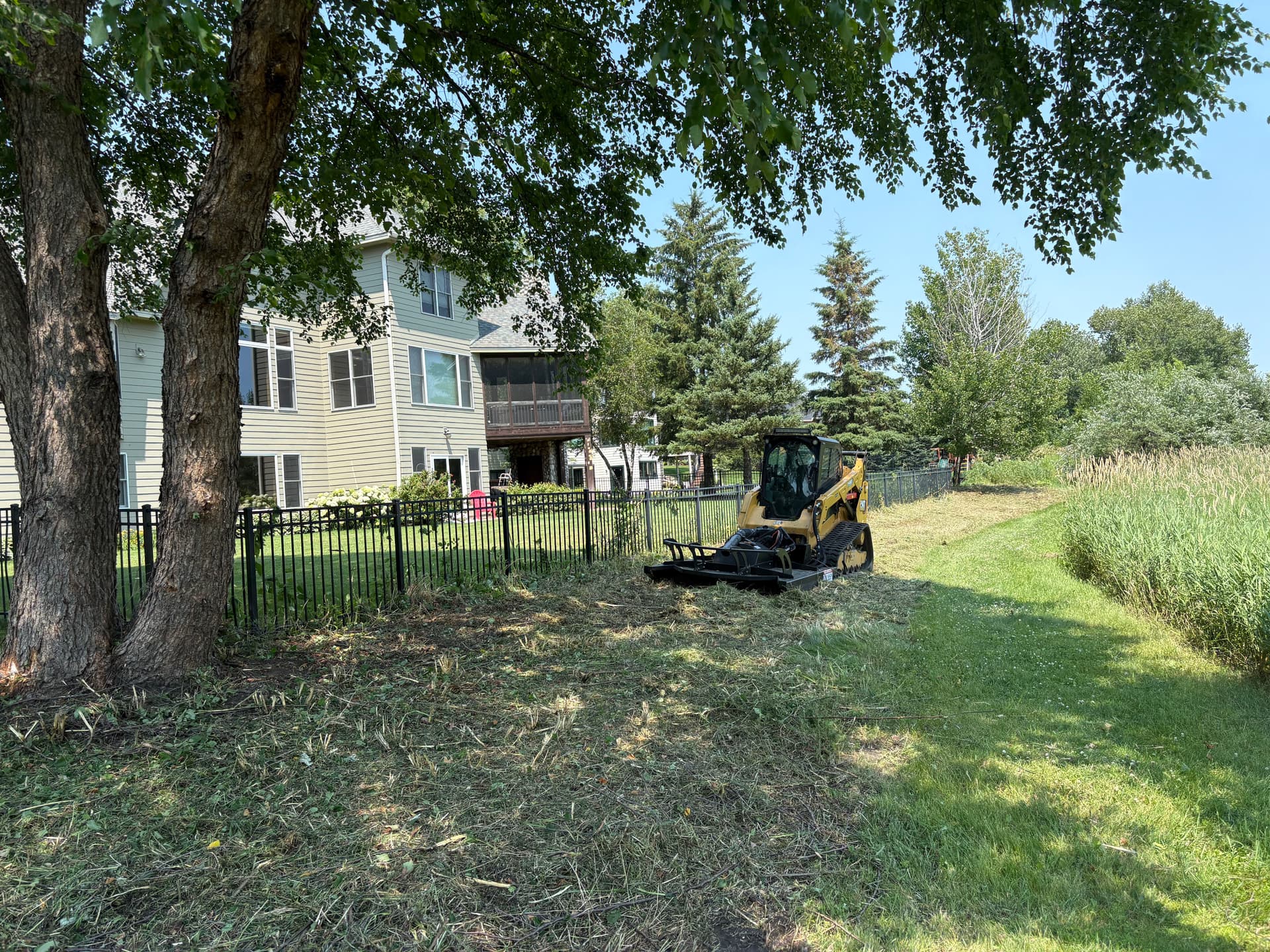 Gallery photos for Brush Hogging a Overgrown Fence Line Back Into Shape: Image #3