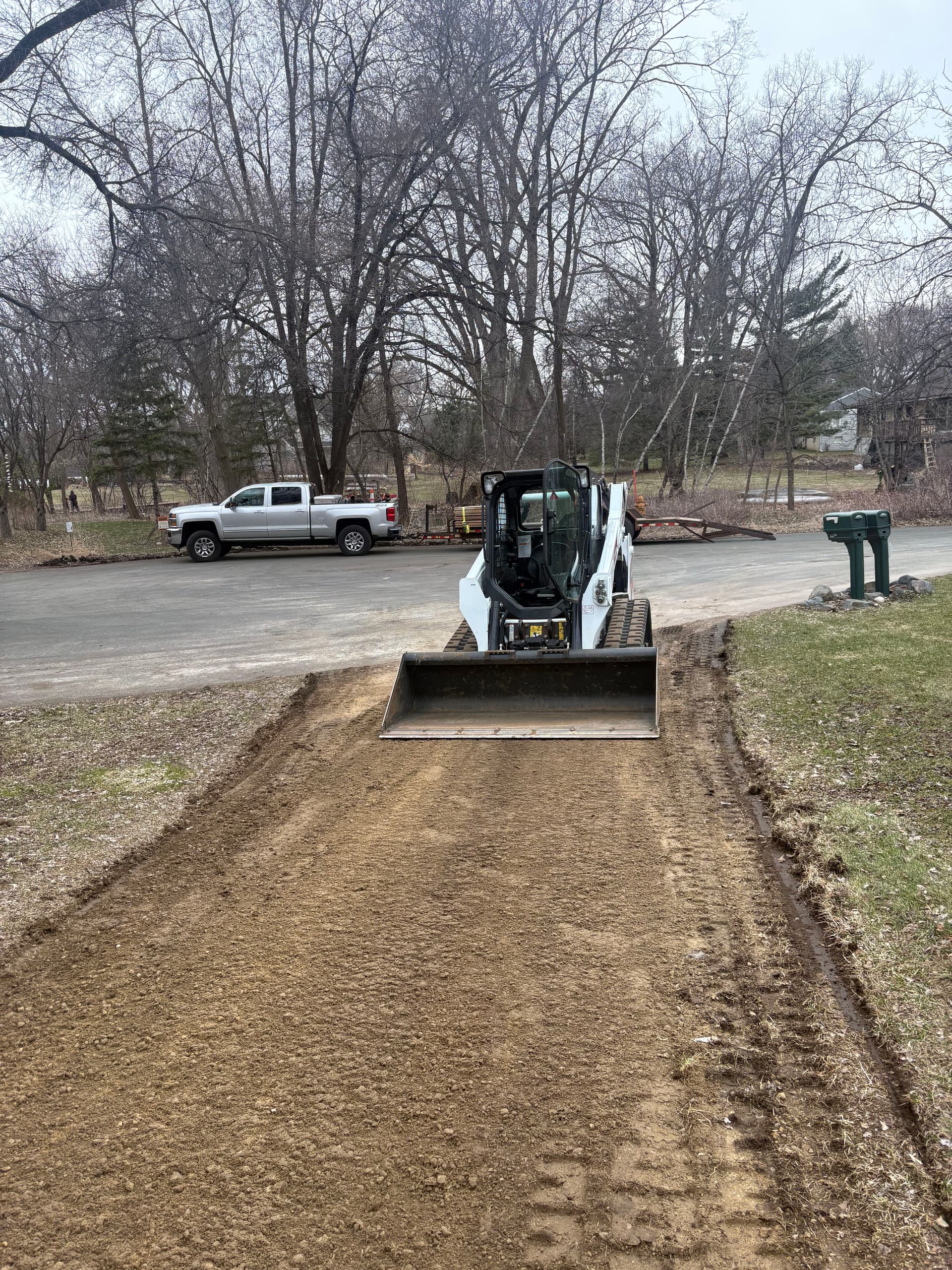 Gallery photos for Gravel Driveway Regrade and Hardwood Mulch Path Install: Image #5